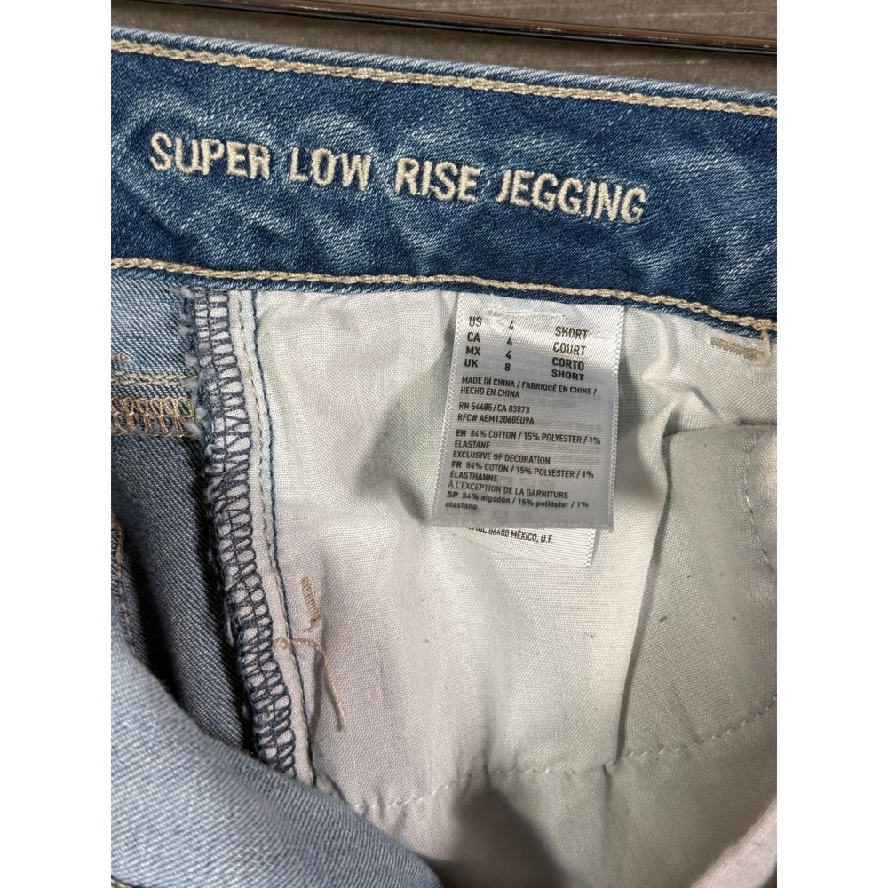 American Eagle Super Low Rise Jegging Light Wash Blue Denim Jeans Size 4 Short - Picture 10 of 16